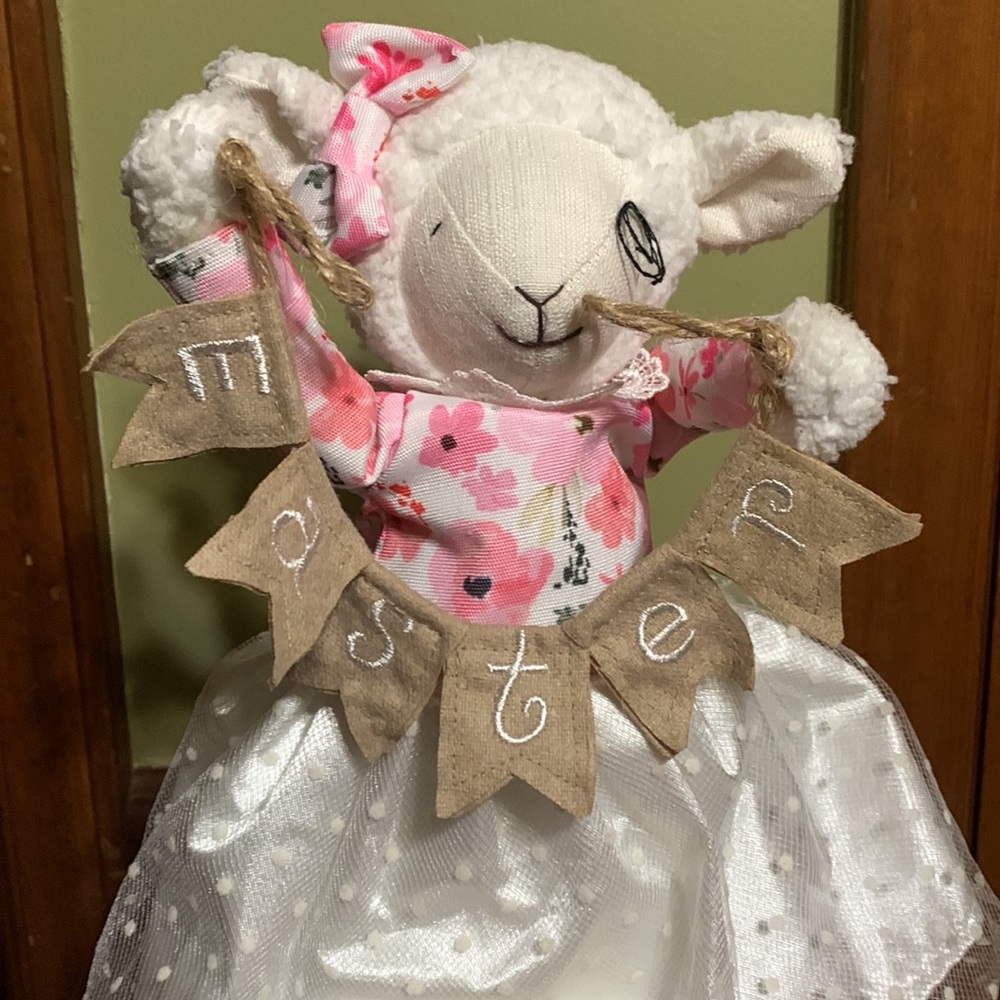 EASTER-Peter Rabbit & Spring Lamb - New Condition/ For Decorative Purposes Only! - Picture 8 of 16